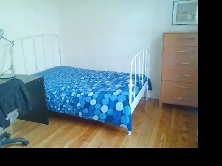 Furnished room, all incl, for guys, metro front Vendome, Jan 1st Image# 5