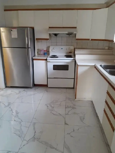 2 private furnished rooms available for Jan Scarborough 750 each Image# 6