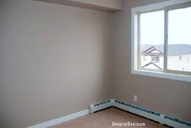 Clean 2 bedrooms 2 batthrooms and den for rent Image# 13