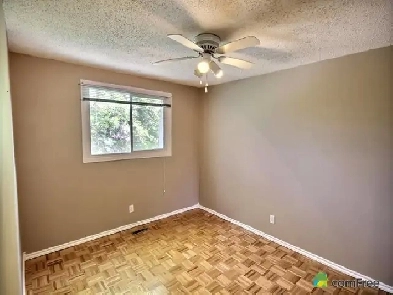 Nice Room in Premium Condo - by Londonderry Mall Image# 1