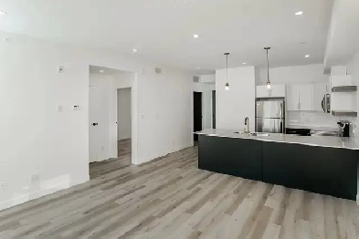 Luxury 2 Bedroom Apartment! Fitness Centre Included! Image# 5