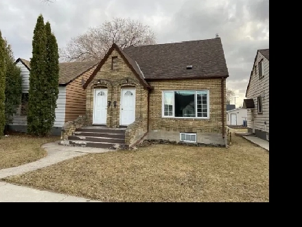 Bright and clean, main floor duplex available for rent! (Unit A) Image# 2