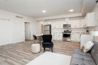 2 Bedroom Apartment Available For January! Image# 5