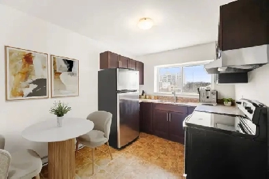 Spacious 1 Bedroom Apartment! Move In Ready! Image# 3