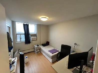 1 Beautiful Bedroom Available in 3BHK