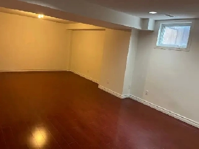 Extra Large Bed Room, Walking Distance to UTSC and Centennial Image# 1