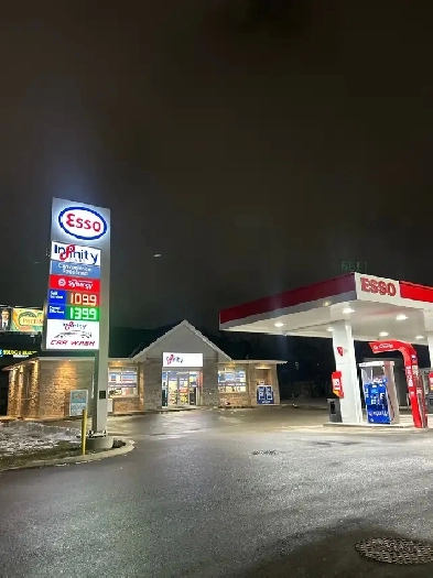 Food take out space in gas station Image# 1