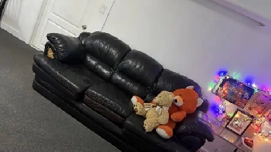 sharing room available on rent for a girl Image# 1