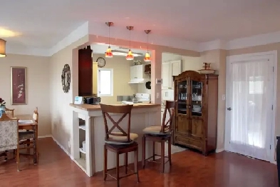 Comfy 2 bdrm Upper Suite Fully Furnished, All Inclusive, Parking