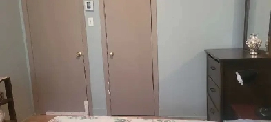 chambre a louer pour Femme tout inclus près du métro sauvé Image# 1