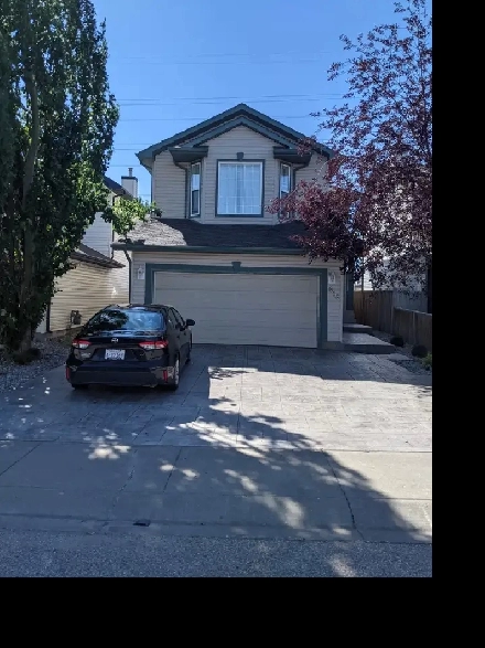 Rental –Immaculate 2-Storey Home with Bonus Room | Ellerslie Image# 1