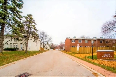 Nice Room for Rent-Sheppard/Warden Image# 1