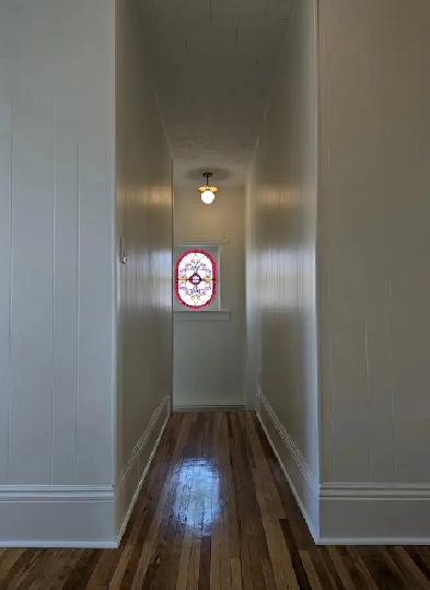 Beautiful 3 Bed 1 Bath 2-Storey Apartment Image# 3