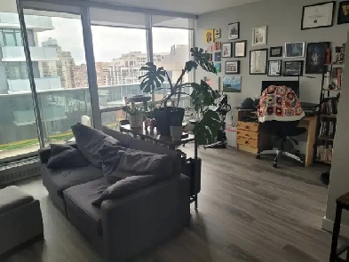 LEASE TAKE OVER SPACIOUS 1 BED/1 BATH APARTMENT, MIDTOWN TORONTO Image# 1