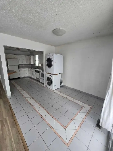 2 Bedrooms House for rent (Main Floor) Image# 1