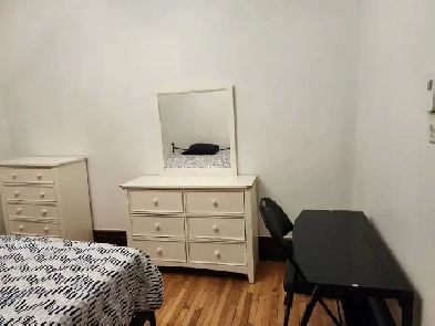 Pied à terre à la semaine Montreal Metro Joliette Pie-IX Image# 1