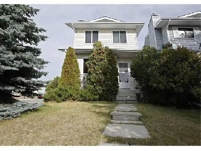 Spacious 3 Bedroom Single House in Edgemont - $1,900 Image# 1