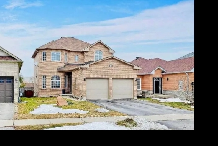 Modern 3 beds/3 baths Main floor. Innisfil beach Rd/Thompson St Image# 1