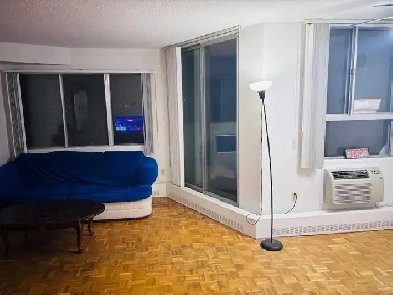 Private Bedroom for Rent – Near Square One, Mississauga Image# 1