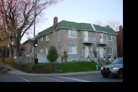 Room with private balcony near University of Montreal Image# 1