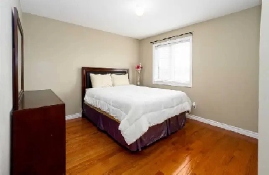 Private upstairs room available for rent Image# 1