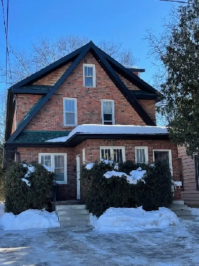 ATTN TRENT STUDENTS - Secure Housing Today! 5 Bedrooms