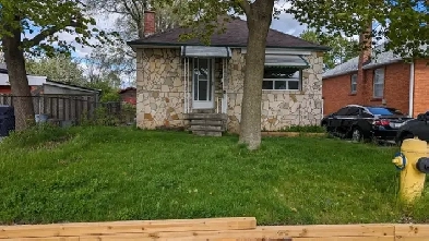 3-Bedroom Main Floor for Rent | Scarborough Image# 1