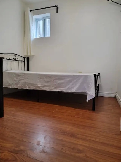 Room for rent at Morningside and Kingston (male) Image# 1