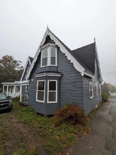 49 Cedar Grove Cresc #5 - 2BR Central, Vaulted Ceilings, Modern