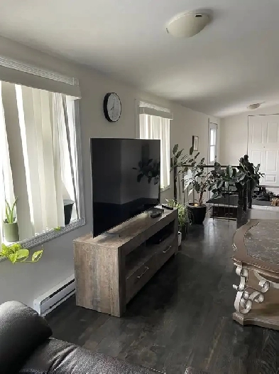 Chambres spacieuses meublée – Wifi, parking, A/C, près du bus Image# 1