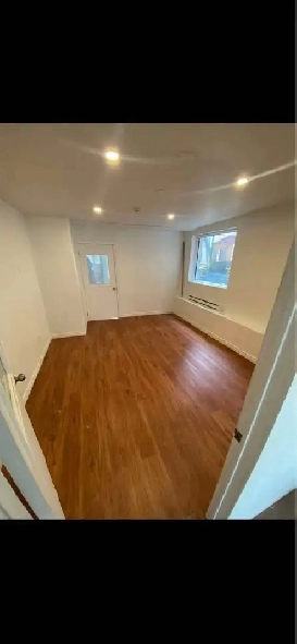 Chambre à louer À 30 secondes de marche du métro Joliette Image# 1
