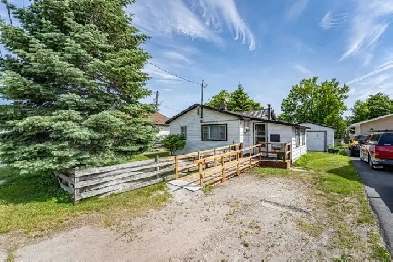 Orillia Detached - Large Yard- Needs TLC