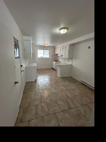 Grand et beau 4 1/2 à Longueuil Image# 1