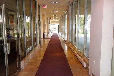 $850/mo – Spacious Corner Office for Rent – Hurontario/Queensway Image# 1