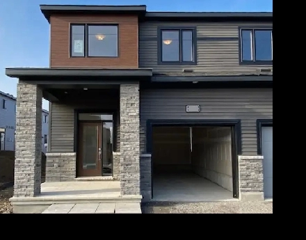 End Unit Townhouse 3 Bedroom 4 Bathroom in Barrhaven Image# 1