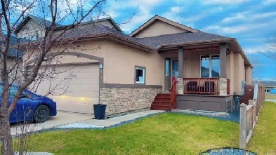 Beautiful bunglow available for rent at very convenient place Image# 1