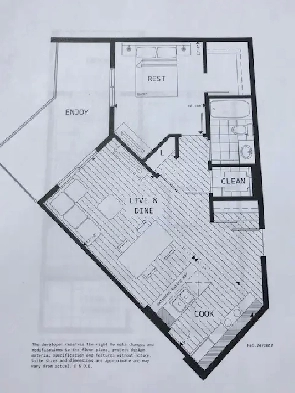 Beautiful like new Southside Top floor condo with parking & util Image# 1