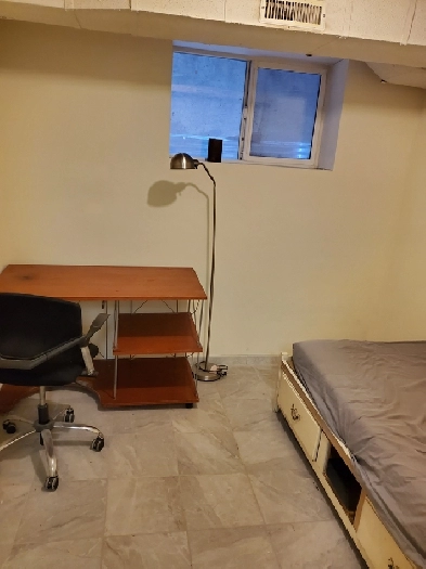Basement Room Downtown – $499(Utilities & High-Speed Internet I Image# 1