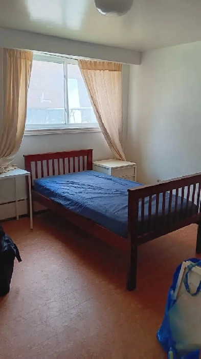 Furnished room in 3bdrm unit, 2nd floor w/balcony off living rm Image# 1