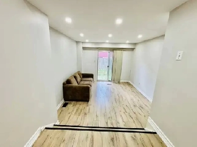 3 Bedroom Townhouse for Rent at Broadview Ave & Gerrard St East Image# 2