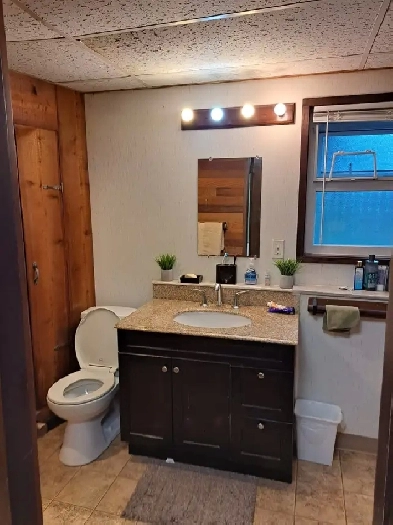 Close to UVic and Camosun