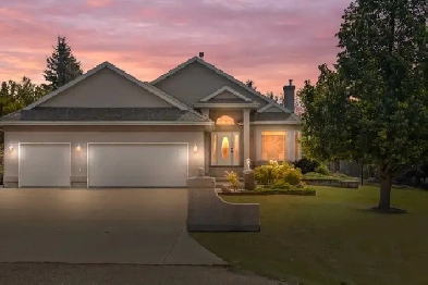 5 BEDS, 3 BATHS STUNNING EXECUTIVE HOME IN PARKLAND COUNTY! Image# 1