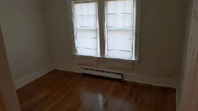 Immediate occupancy Walkerville 2 bedroom apart call 5195668228