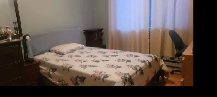 chambre à louer pour femme tout inclus près du métro sauvé Image# 1