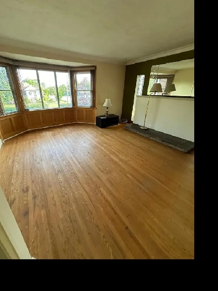 very spacious room for rent near lakeshore etobicoke Image# 1