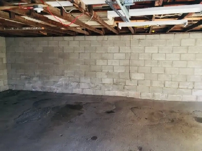 Enclosed 5 Car Space Private Garage/ Storage