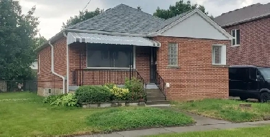 MCMASTER STUDENT HAMILTON – 7-MIN WALK - AVAILABLE MAY 1 Image# 1