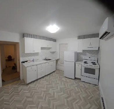 BOWMANVILLE, LARGE 1 BEDROOM APARTMENT Image# 1