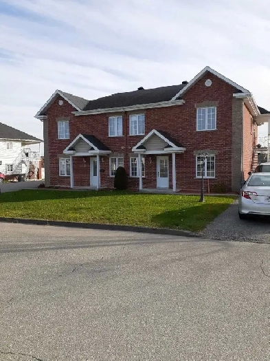 4 1/2 à louer à rock forest. Sherbrooke Image# 1