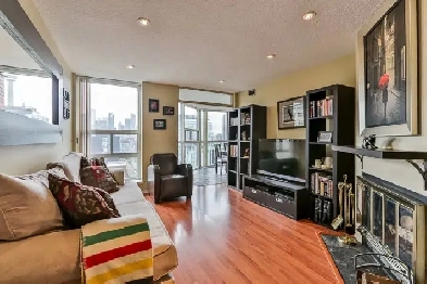 2Bds 2Bth Den Parking King  Bathurst  Available 1 March